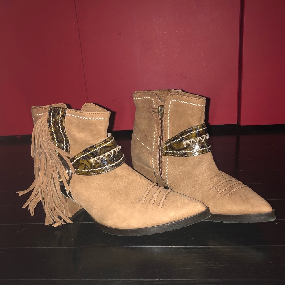 Donald pliner  western with fringe boots